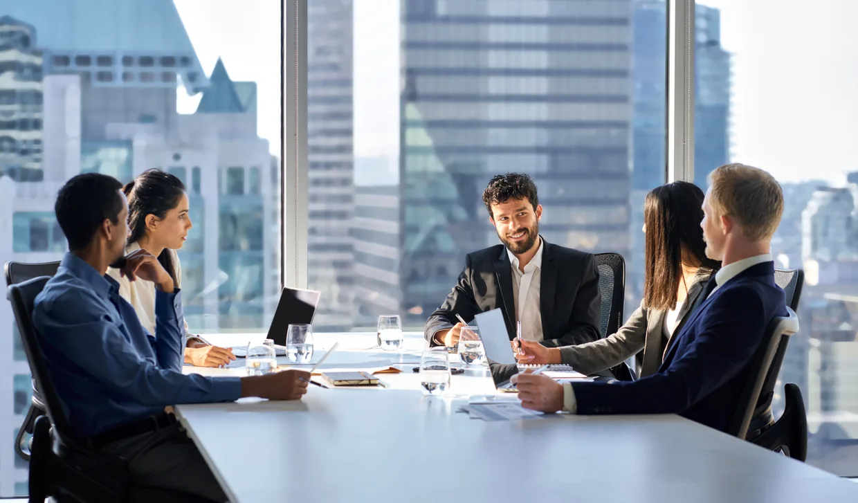 Réunion de travail entre le cabinet et ses clients